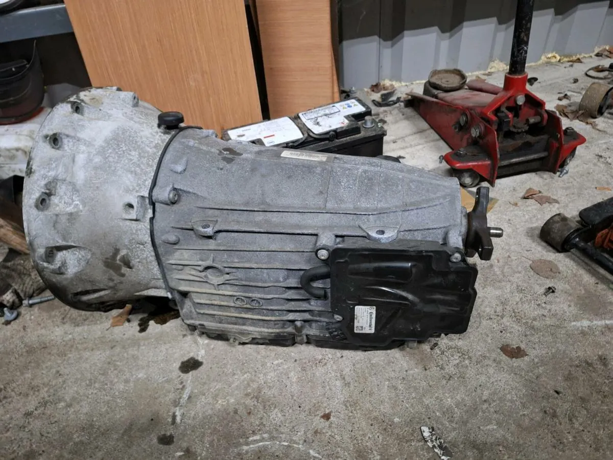 Mercedes e220 w212 6 speed auto gearbox complete - Image 3