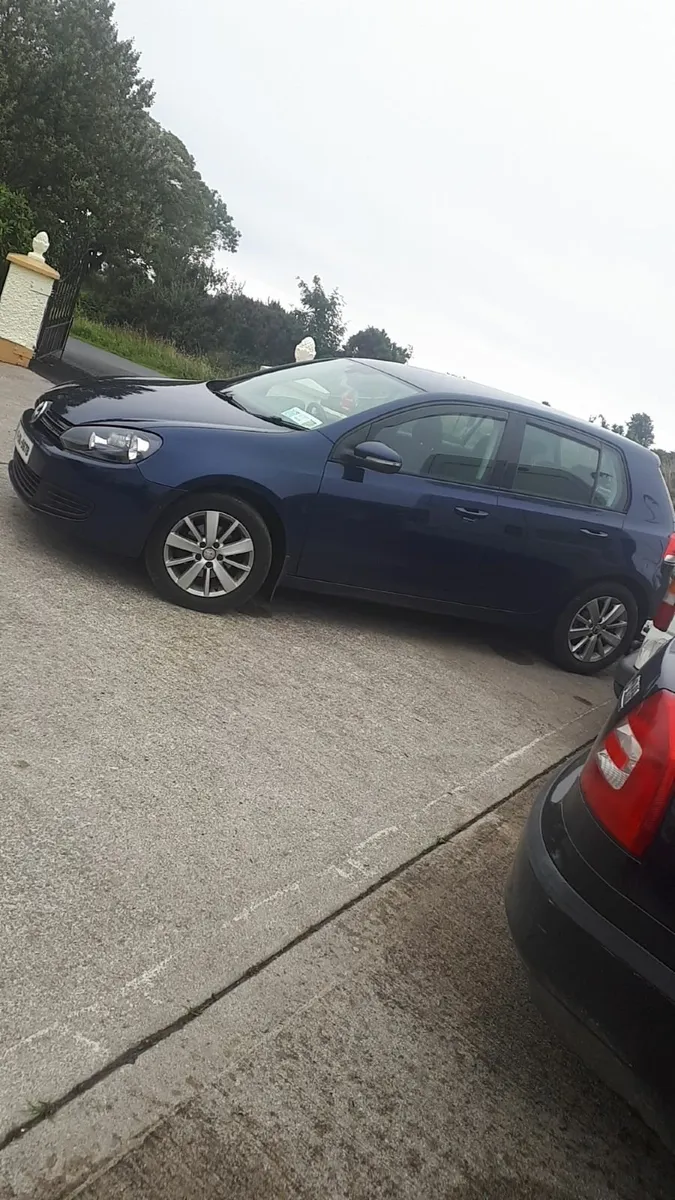 Volkswagen Golf 2011 - Image 2