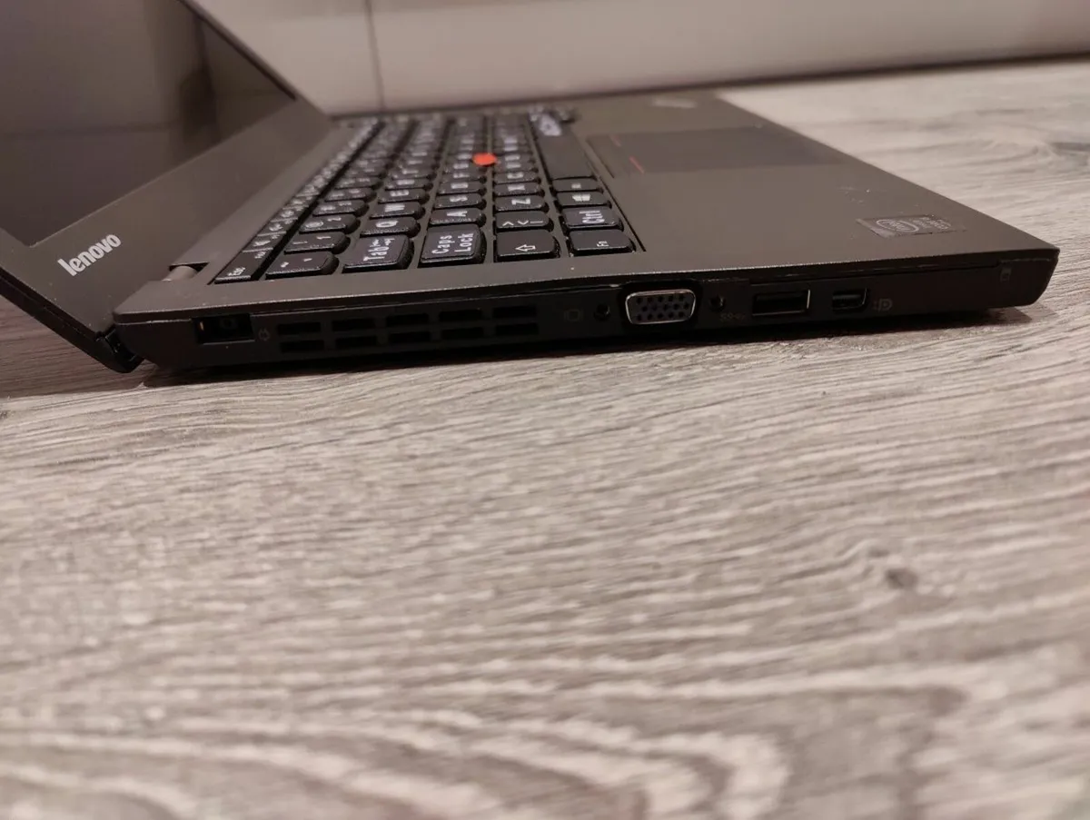 Lenovo ThinkPad X240 Laptop | INTEL i5 | 8GB | 256 - Image 3