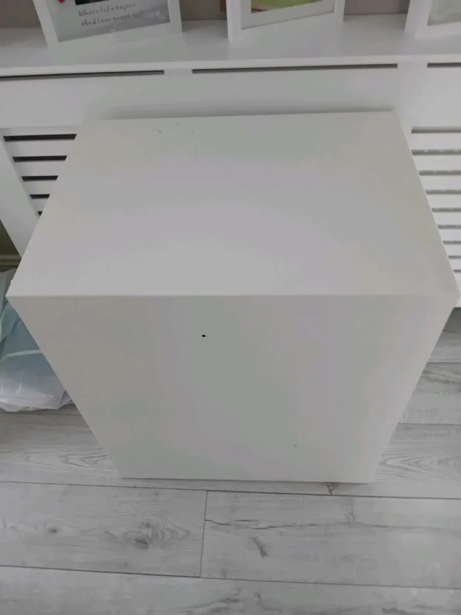 Fileing cabinet - Image 1