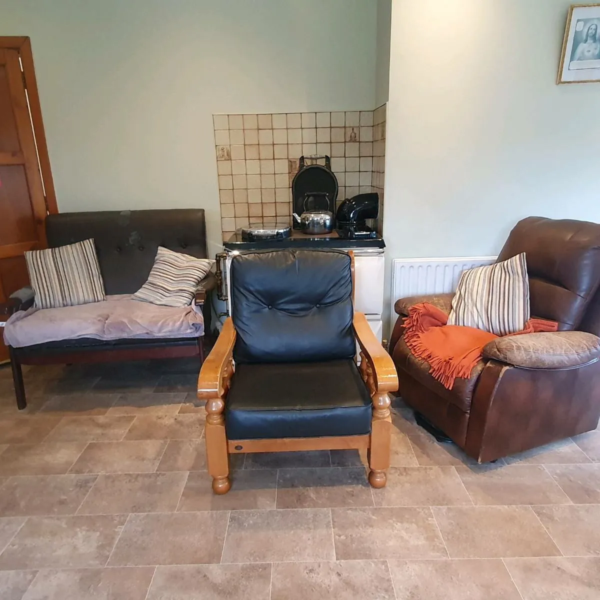 3 piece 1 sofa and 2 armchairs electric reclining - Image 1