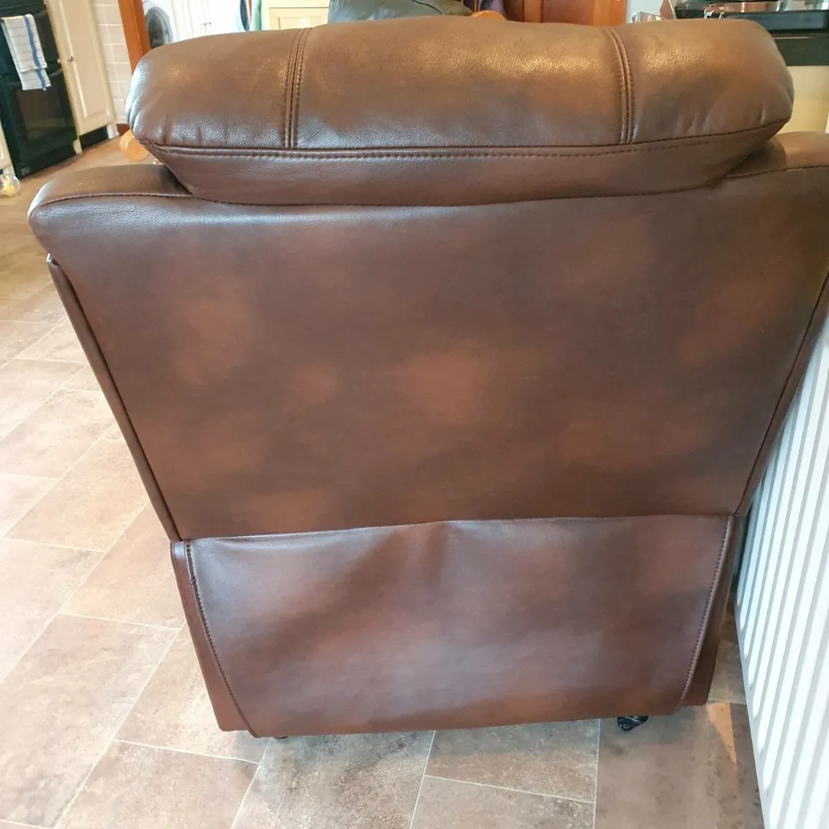 3 piece 1 sofa and 2 armchairs electric reclining - Image 3