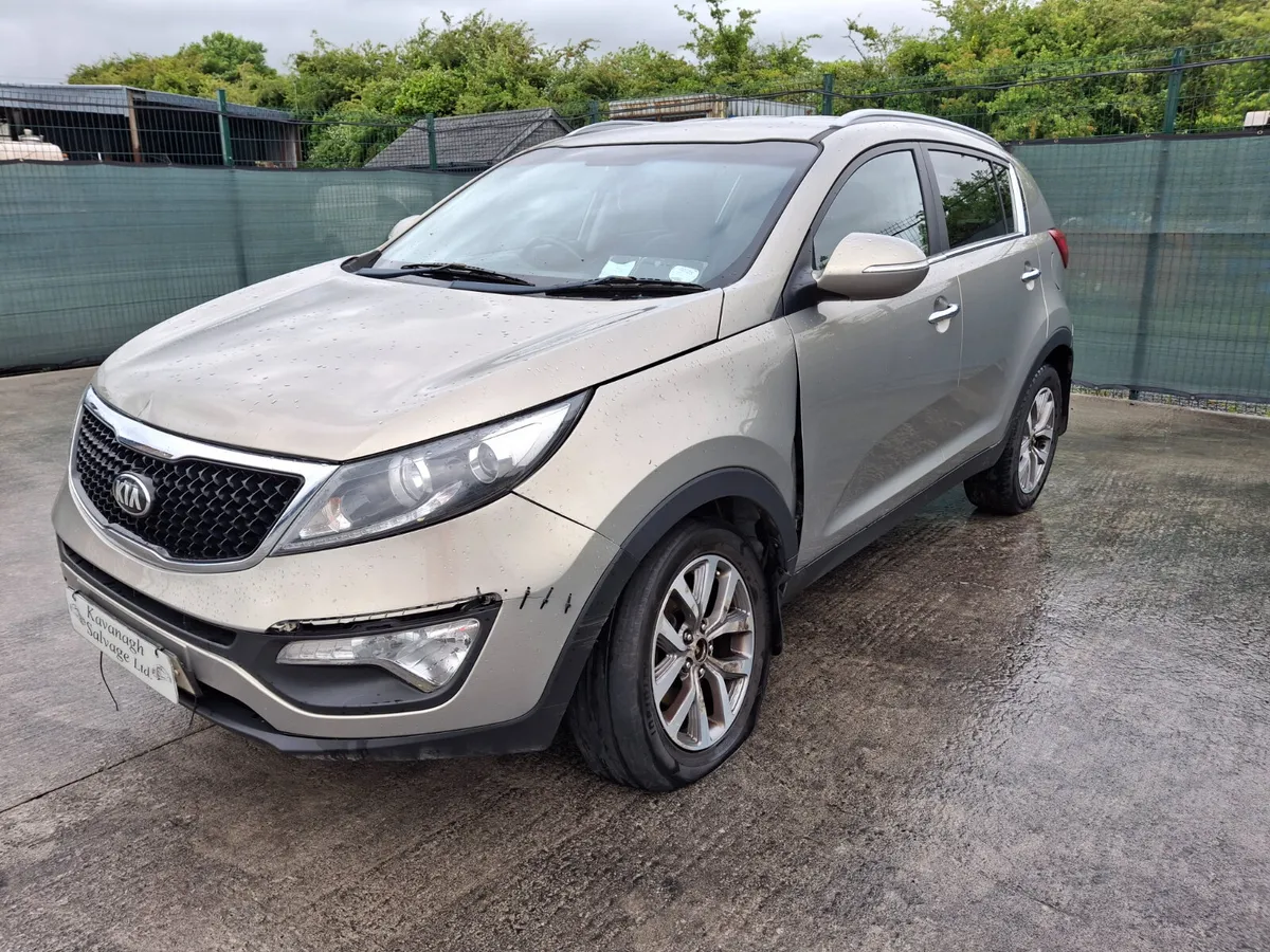 142 Kia Sportage 1.7 Diesel Light Damage - Image 4