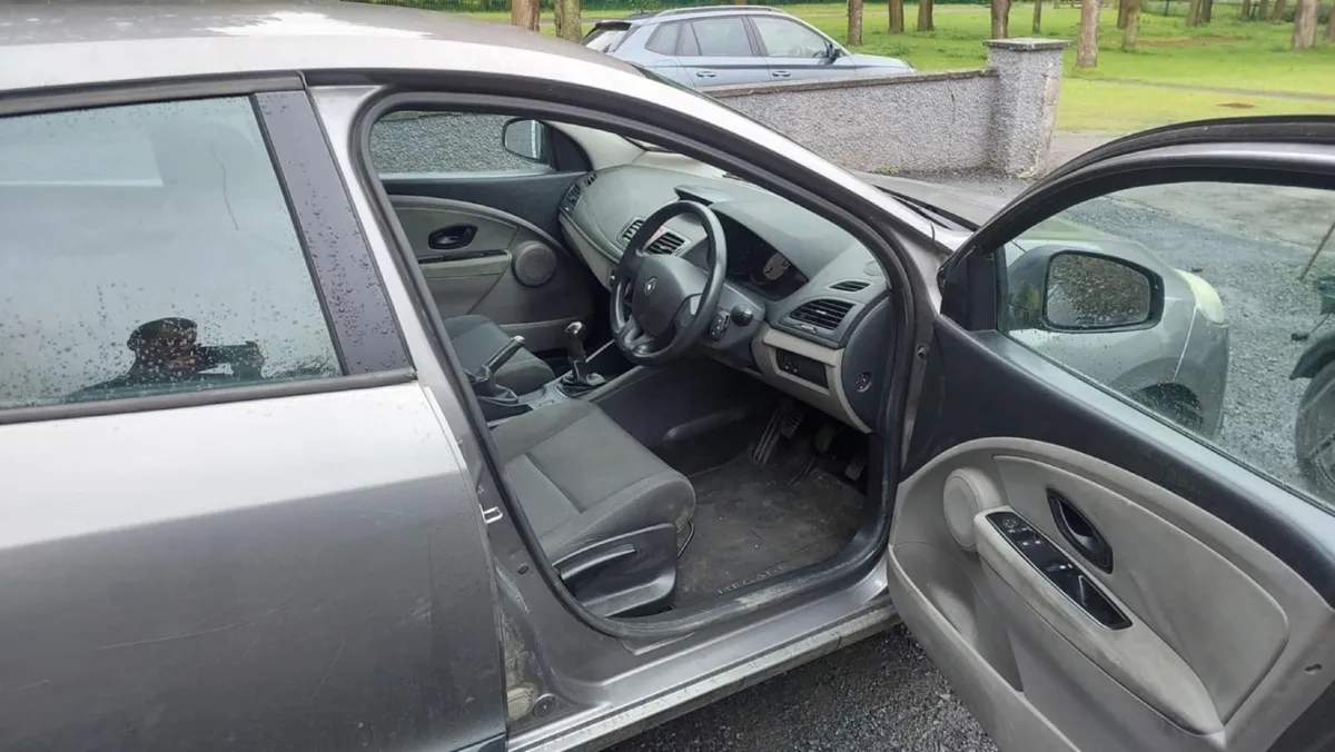 Renault Megane 2010 - Image 2