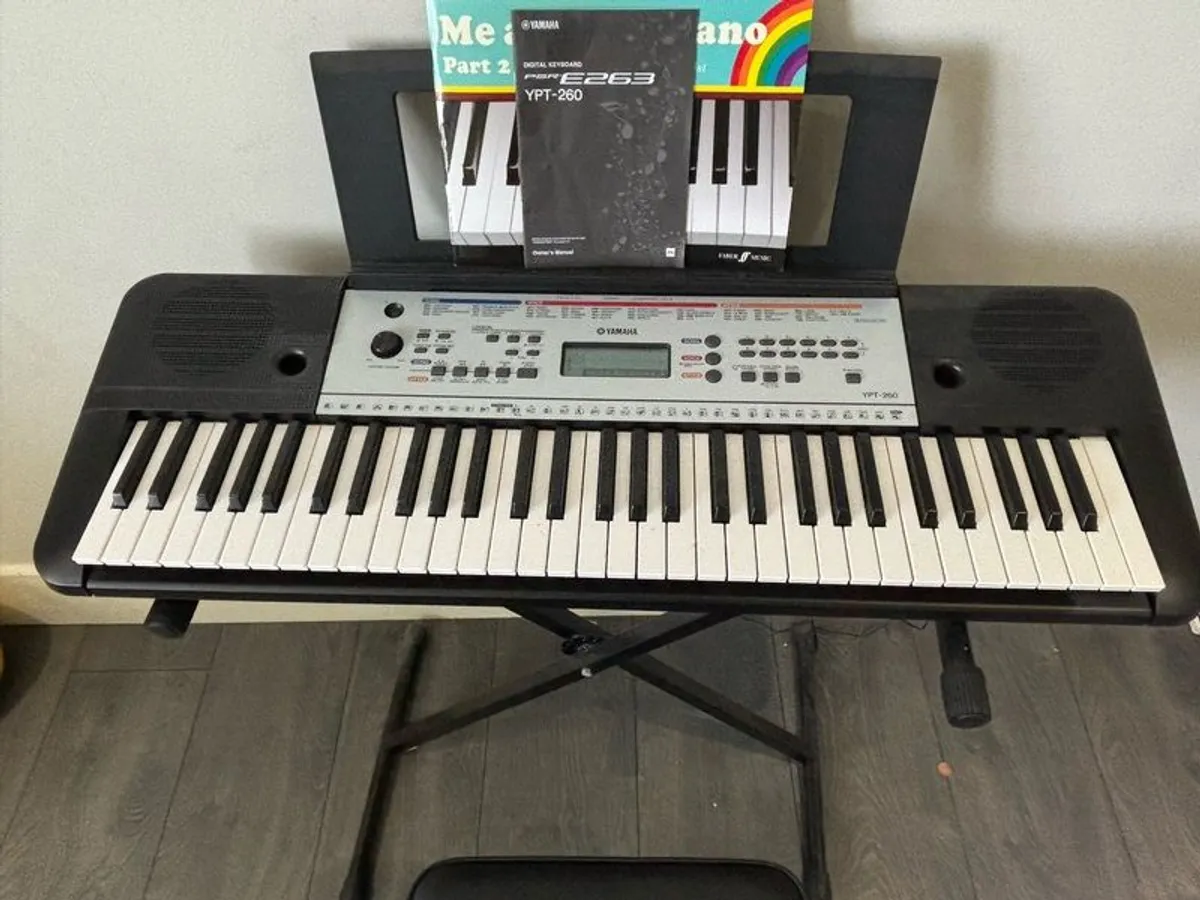 Yamaha Ypt-260 Portable Keyboard - Image 2