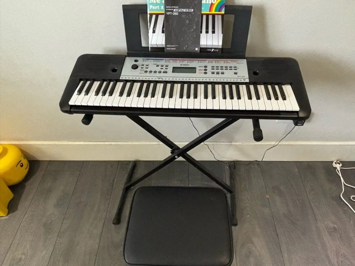 Yamaha Ypt-260 Portable Keyboard - Image 3