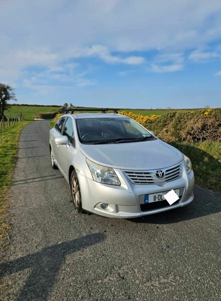 Toyota Avensis 2011 - Image 1