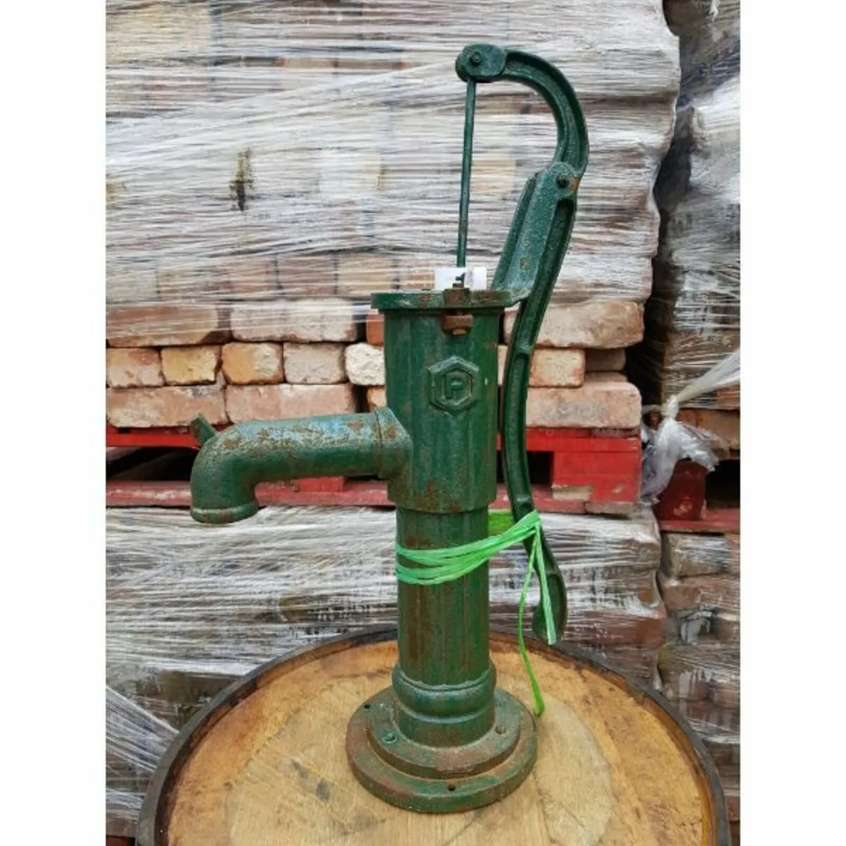 Cast Iron Pump – Small – H236