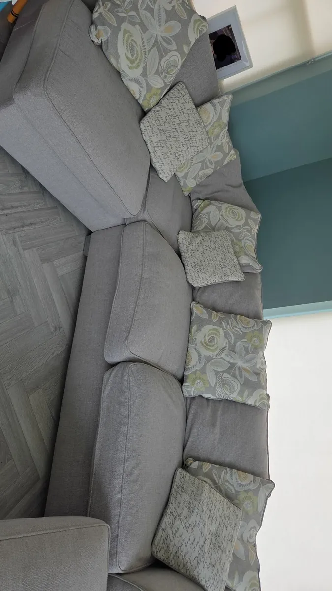 Corner sofa - Image 1