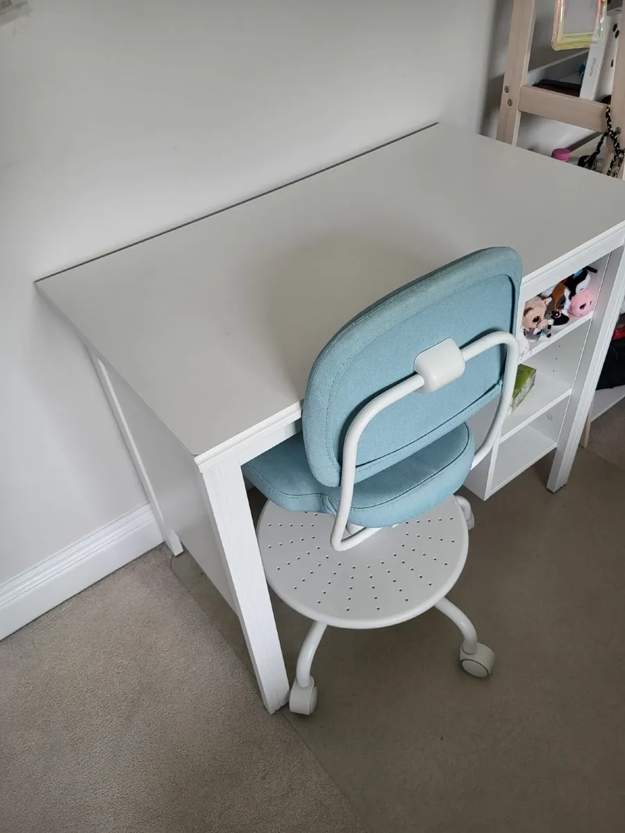 Kids study desk & chair - Image 1