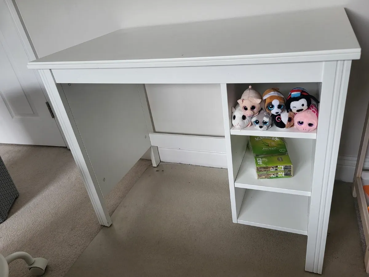 Kids study desk & chair - Image 4