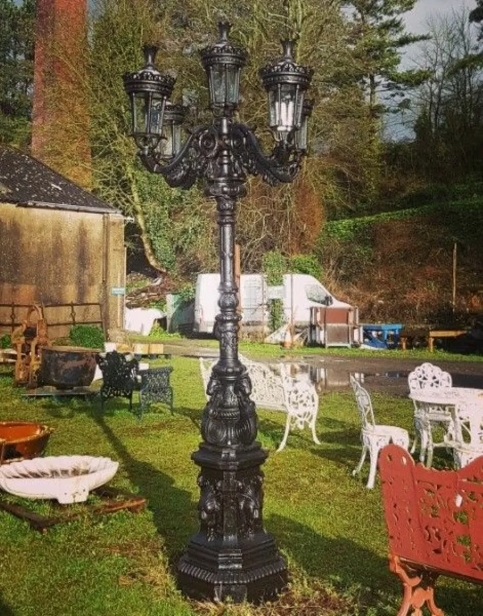 Cast Iron Street Lamp – D1075 - Image 4