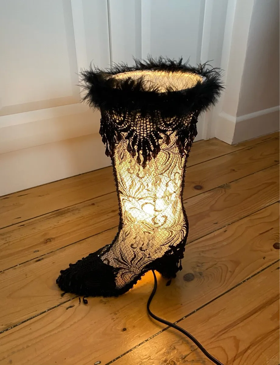 NEW Lamp in the shape of a Boot, in-line switch - Image 3