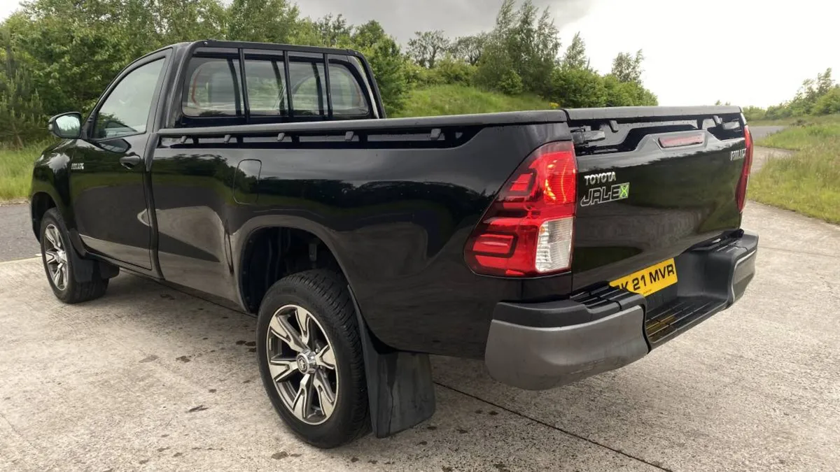 2021 Toyota Hilux 2.4 D Active Single Cab Manual - Image 3