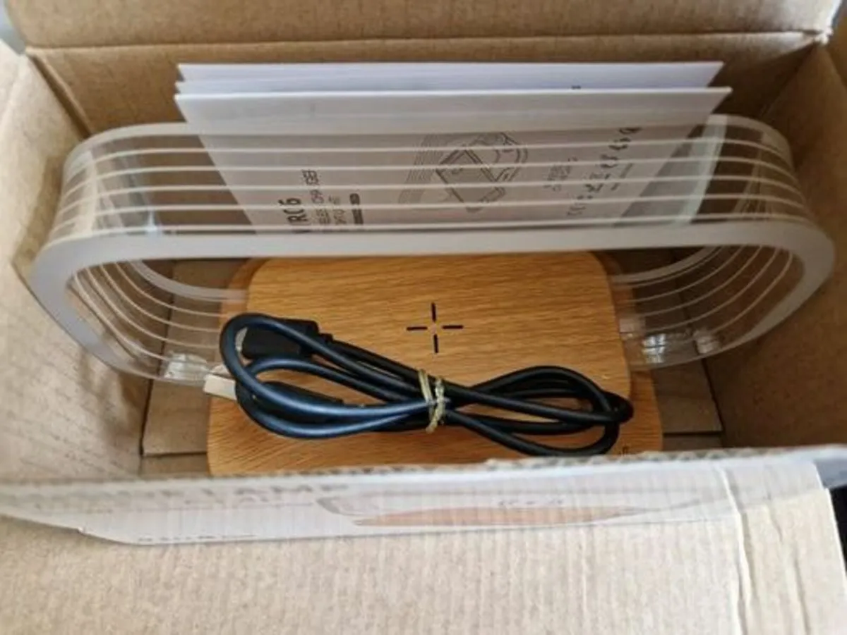 Bedside Lamp with wireless Charging Station - Image 3
