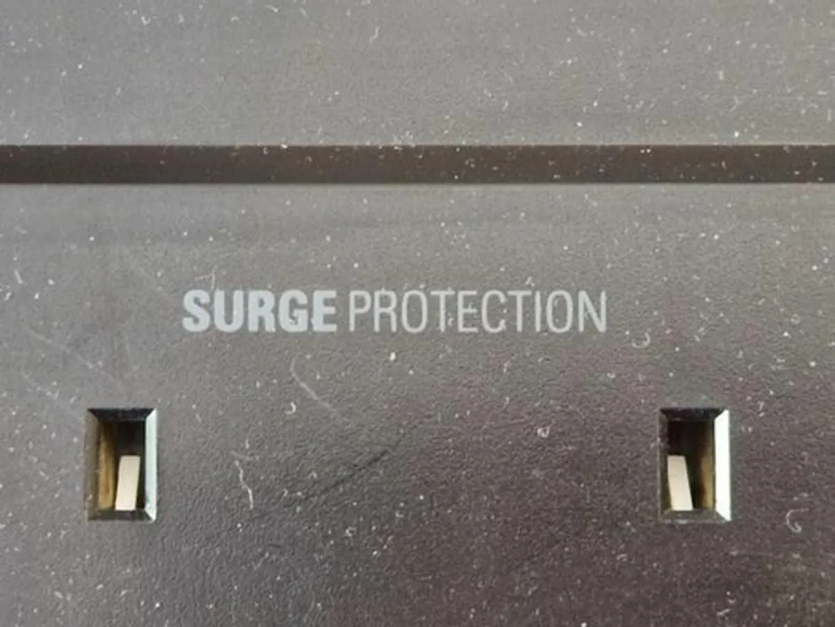 APC Surge Protection Power Socket Back-ups Es 700 - Image 4