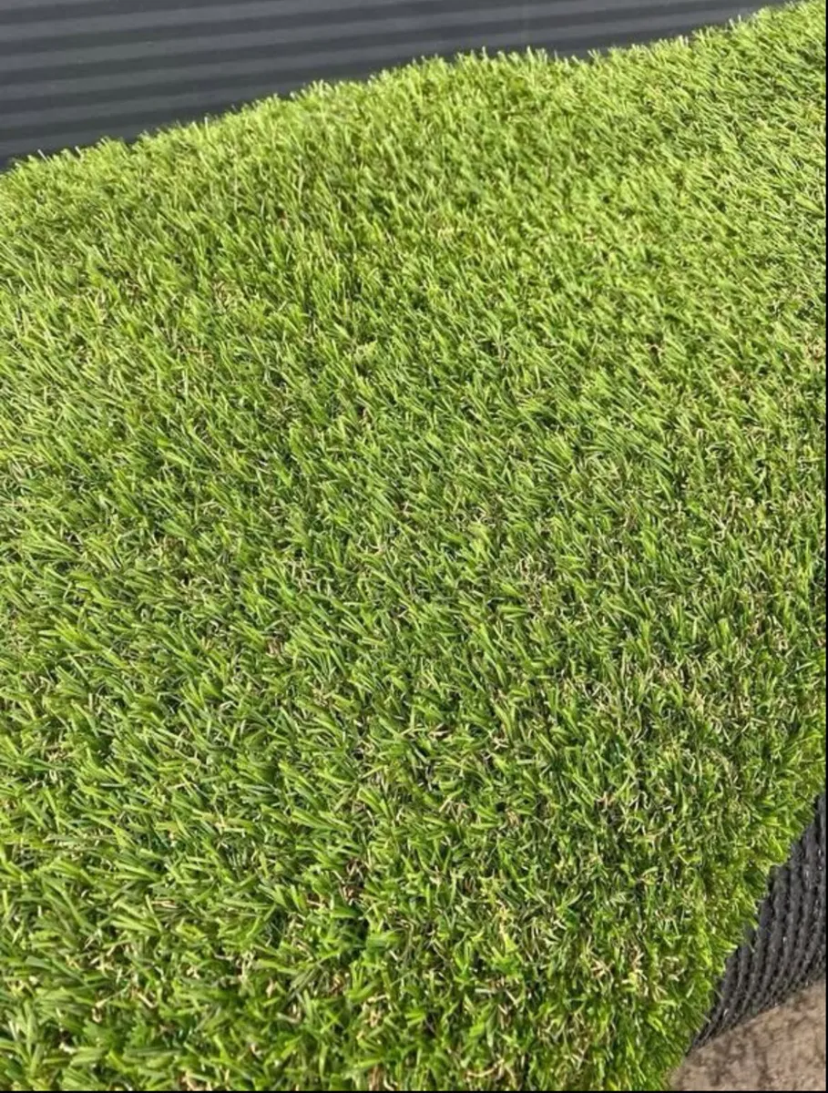 New 40mm artificial grass NOW ON CLEARANCE - Image 1