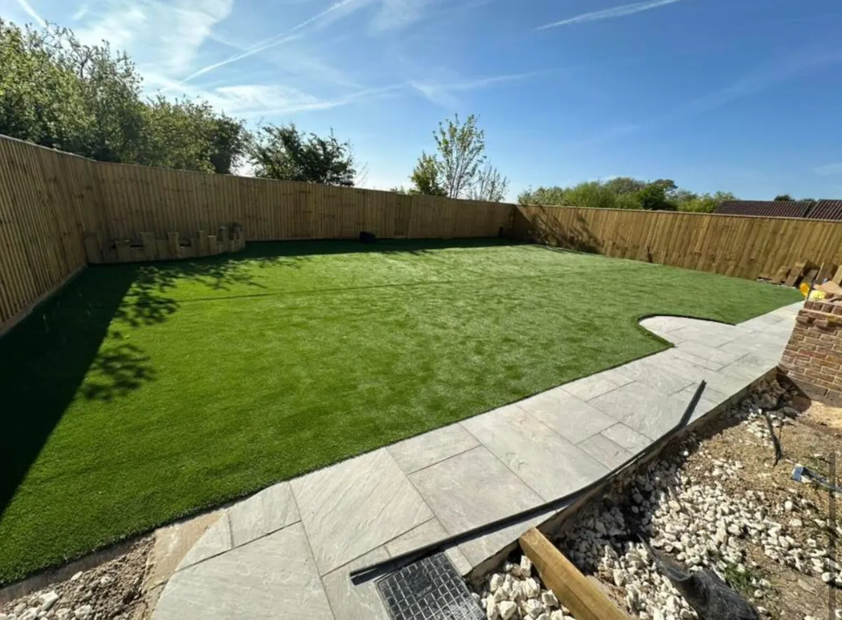 New 40mm artificial grass NOW ON CLEARANCE - Image 4