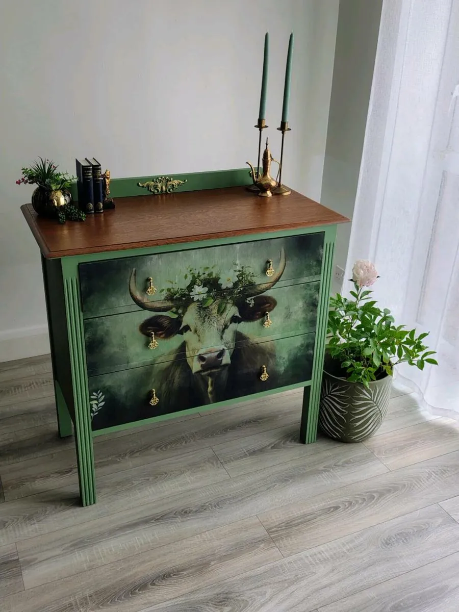 Vintage chest of drawers - Image 2