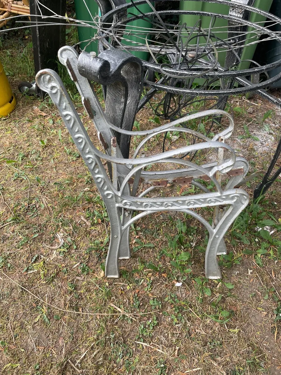 Cast iron garden bench ends - Image 1