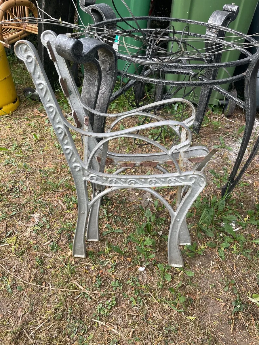 Cast iron garden bench ends - Image 3