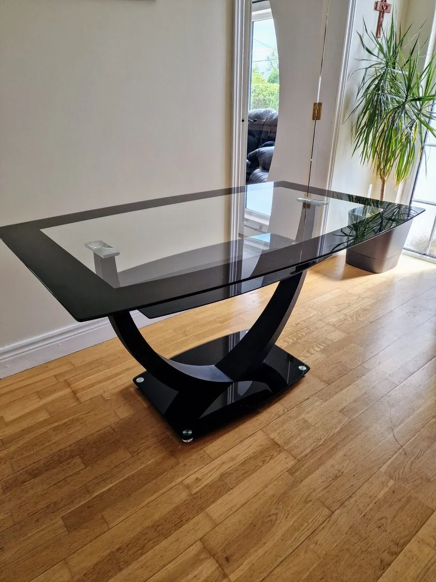 dining table - Image 1