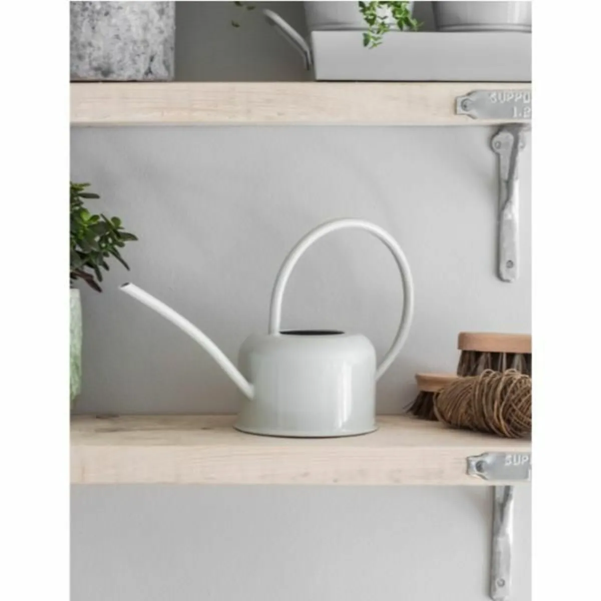 Classic Watering Can 1.1L White Chalk – GT46 - Image 2