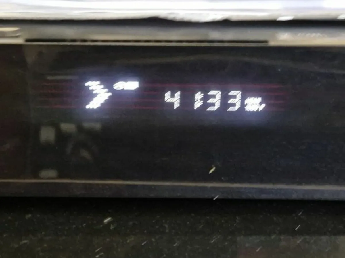 Samsung BLU-RAY DVD Player BD-P1500 with RC & Disc - Image 2