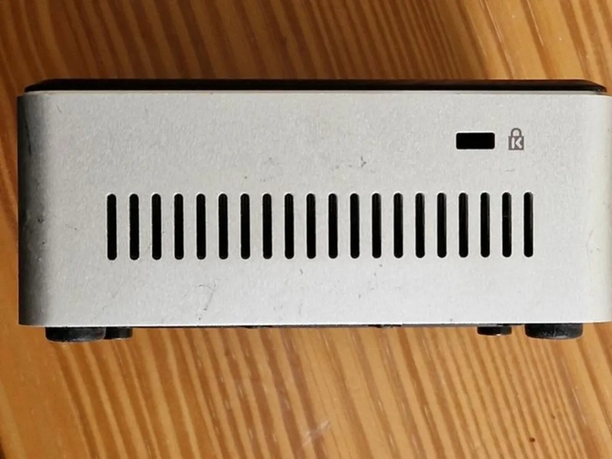 Mini PC NUC5!3RYH 2 Terrabyte 8GB Ram, Windows 10, - Image 4