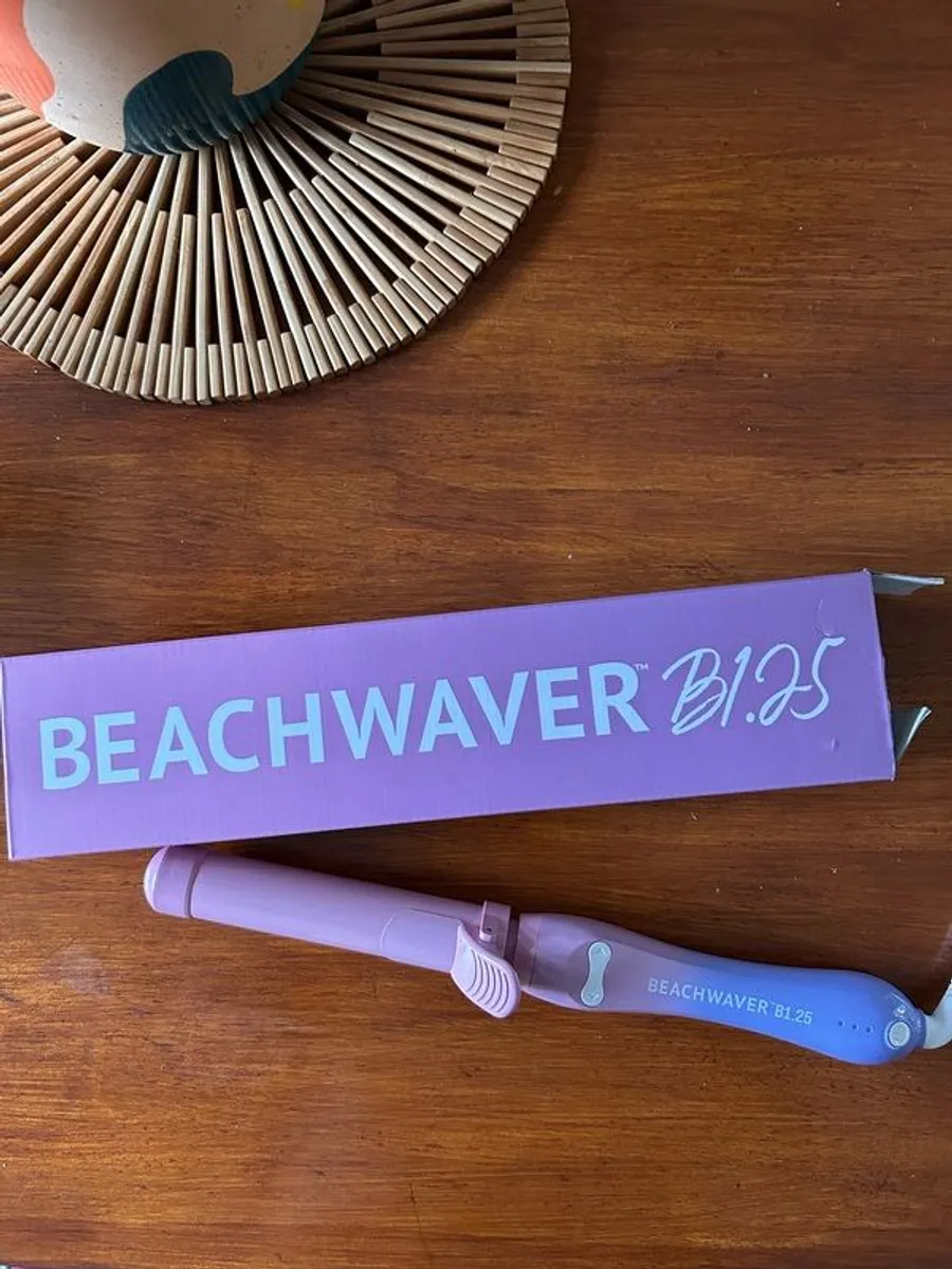 Beachwaver hair curler - Image 1