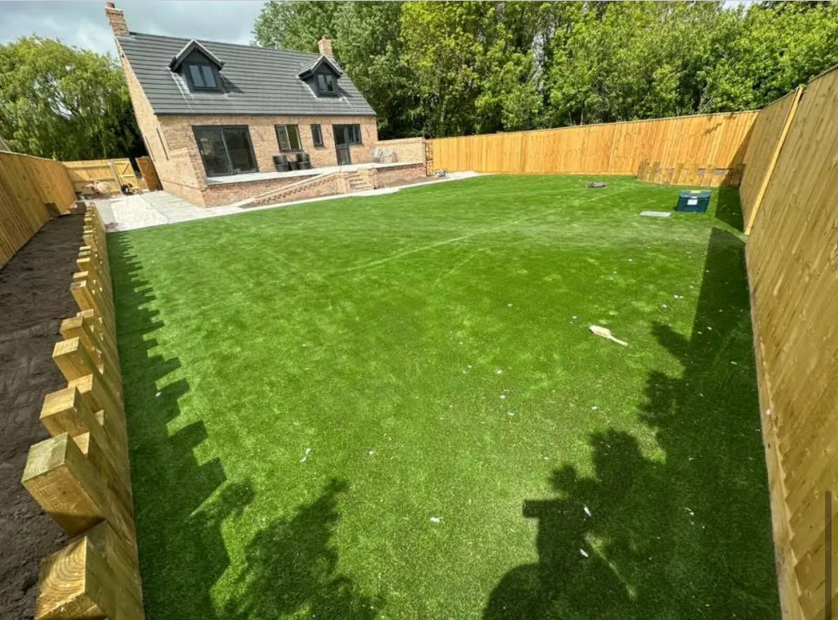 New 40mm luxury artificial grass can be cut - Image 4