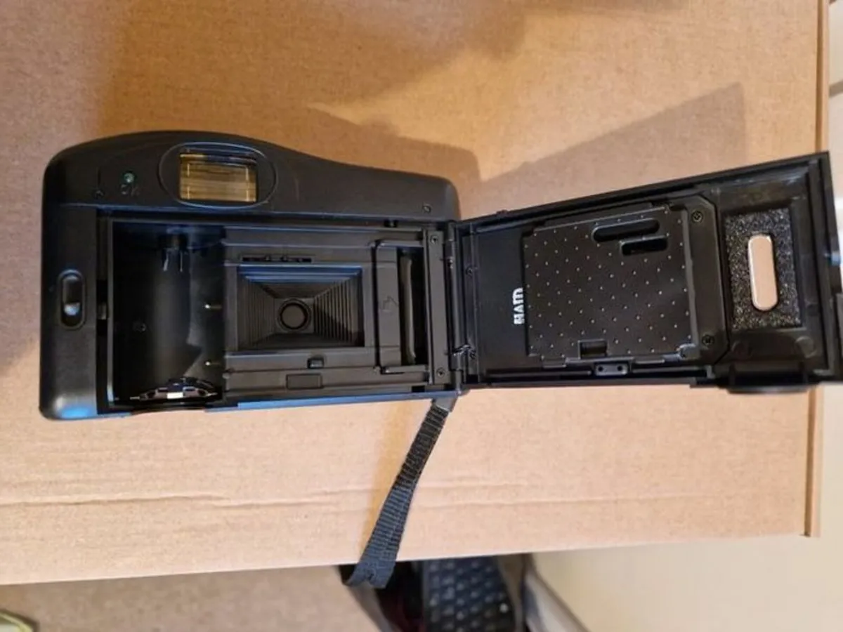 VIVITAR EZ motor Film Camera - Excellent condition - Image 3