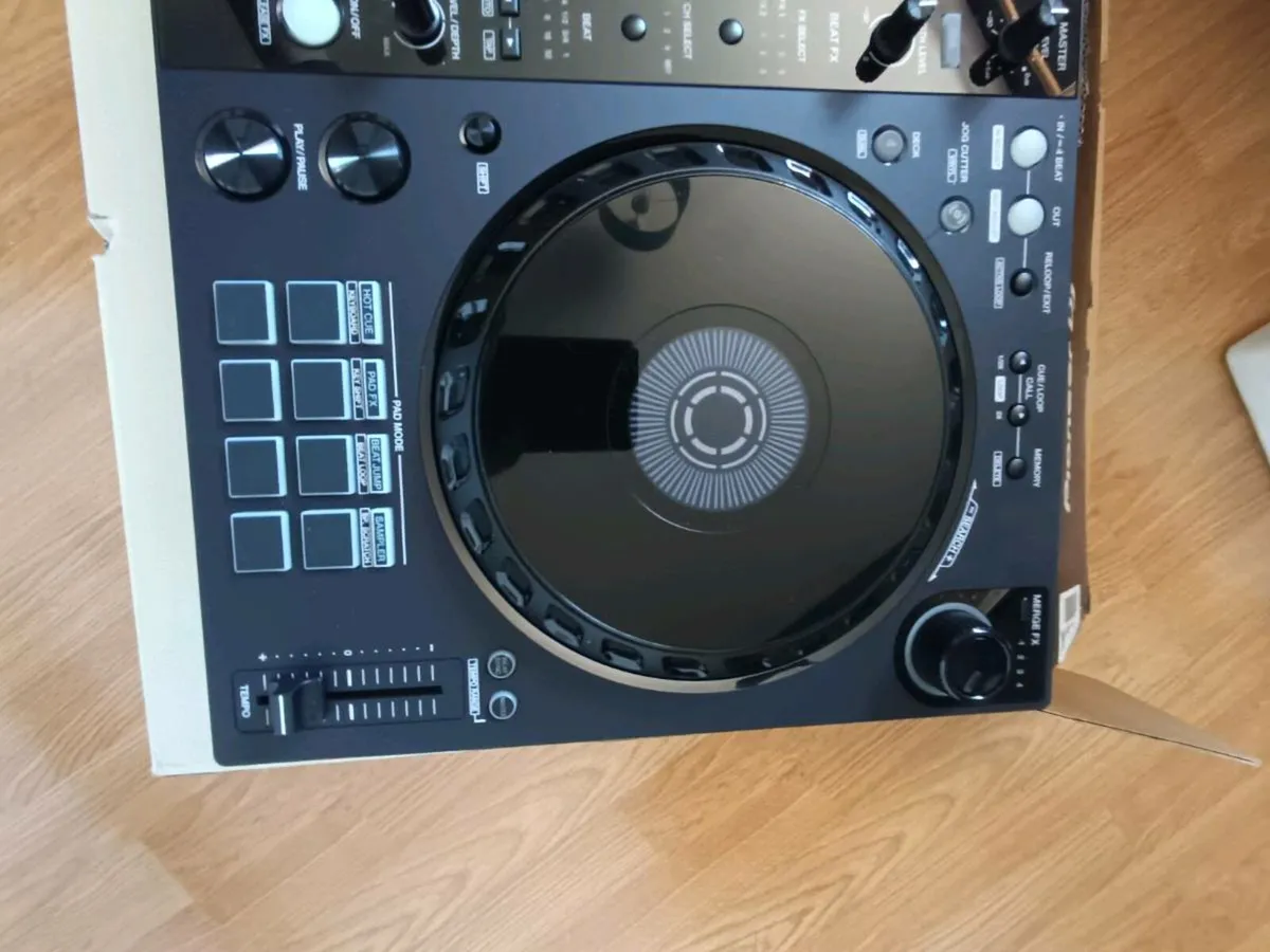 Pioneer DDJ-FLX6 - Image 1