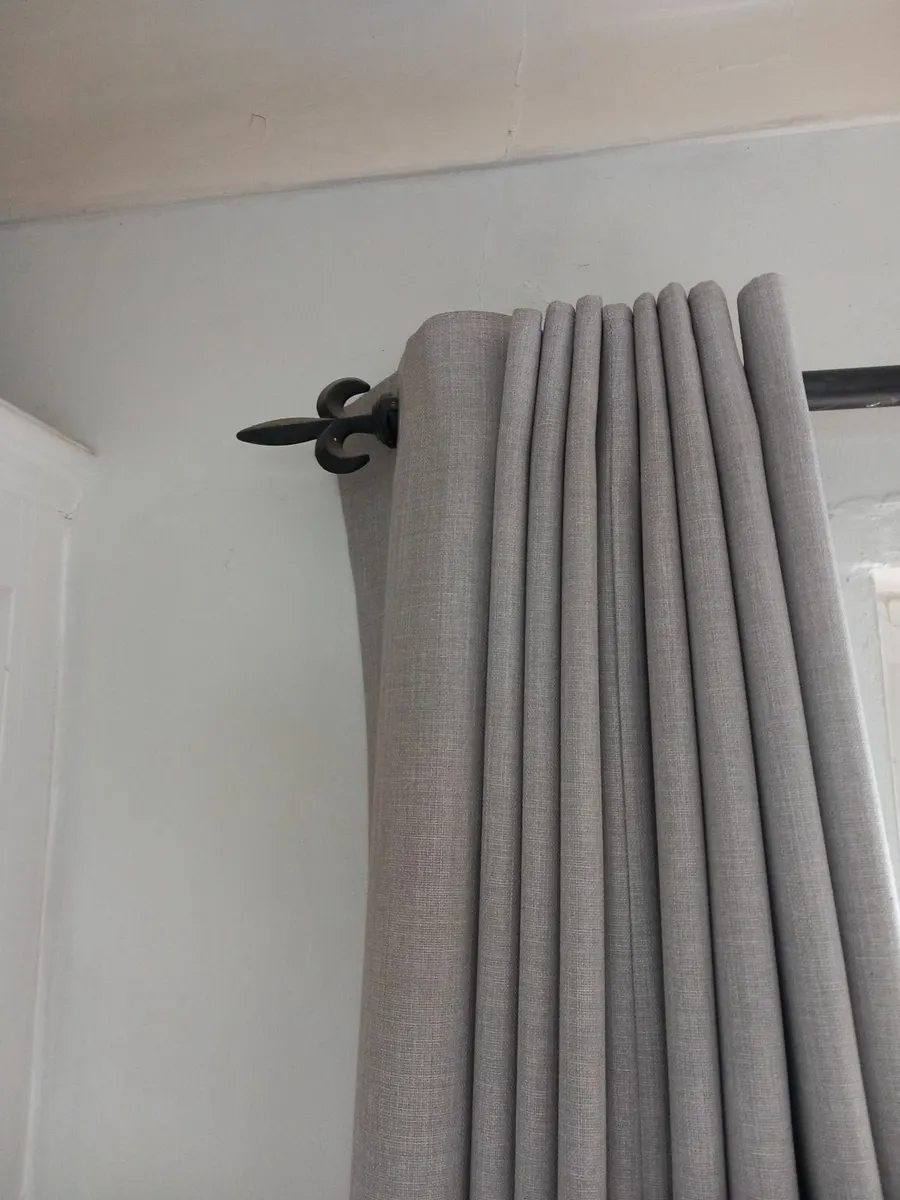 Curtains  and/or curtain poles - Image 1