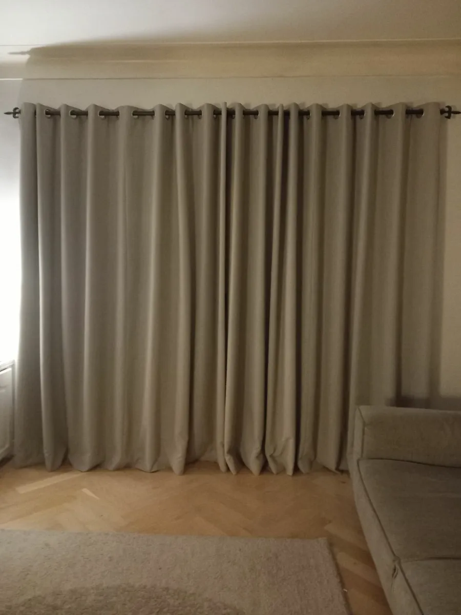 Curtains  and/or curtain poles - Image 2