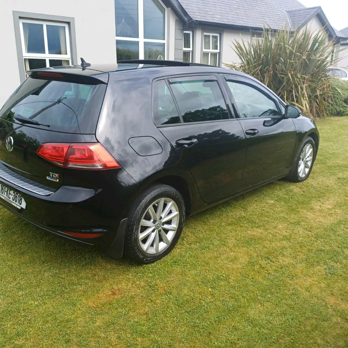 2016 Vw Golf with SUNROOF - Image 4
