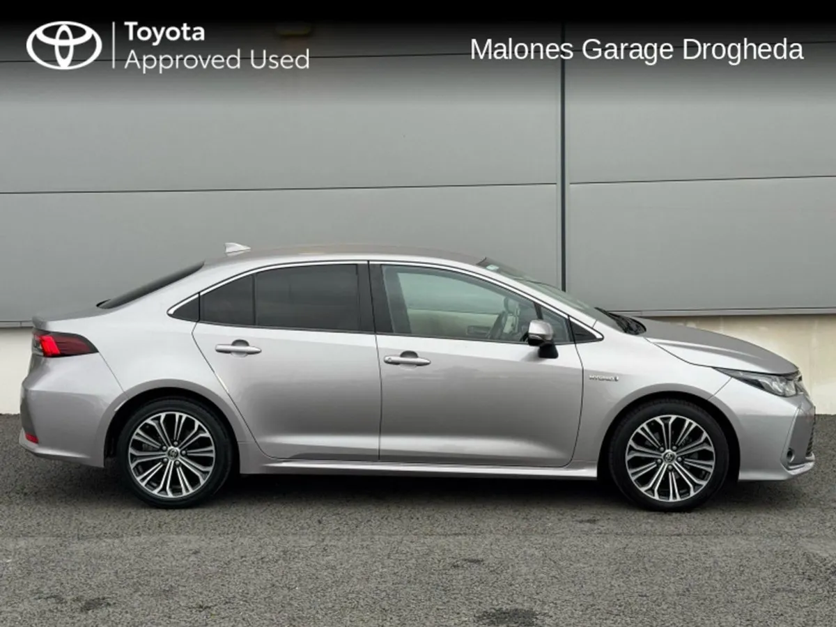 Toyota Corolla 1.8 Hybrid Luna Sport Call Now 041 - Image 3