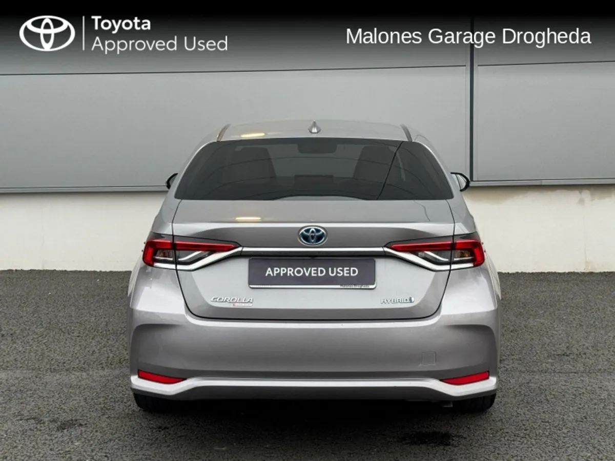 Toyota Corolla 1.8 Hybrid Luna Sport Call Now 041 - Image 4