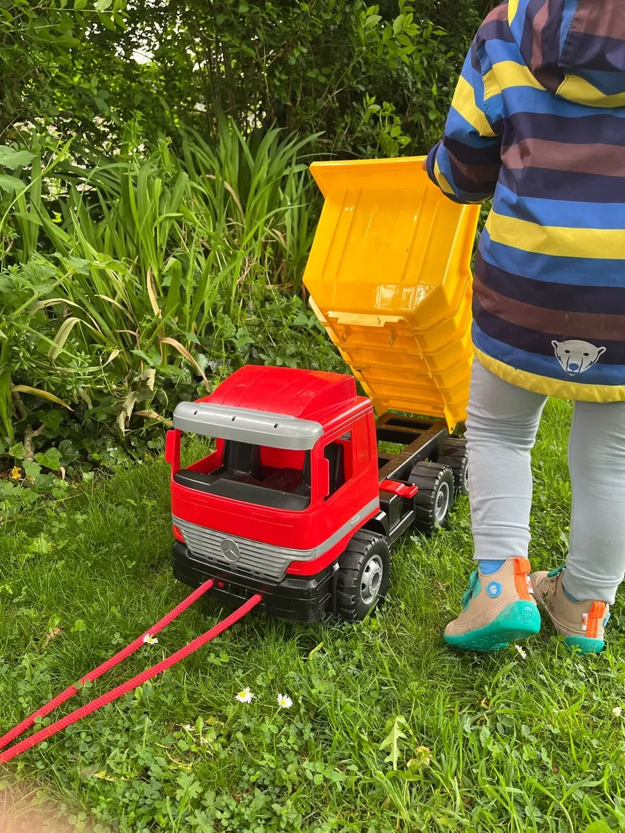 Toddler Mercedes Truck, red/yellow - Image 3