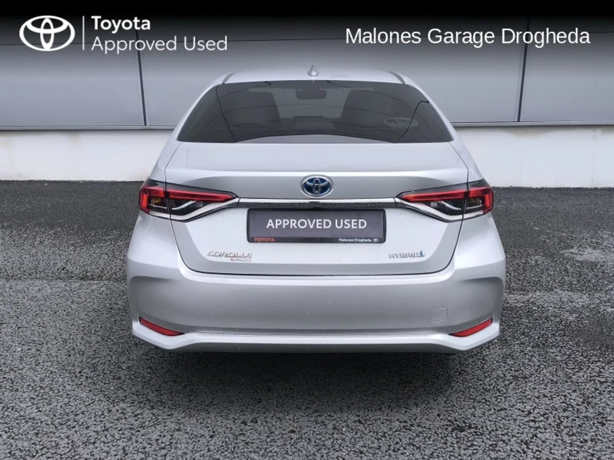 Toyota Corolla 1.8 Hybrid  leather  Luna Sport Ca - Image 4