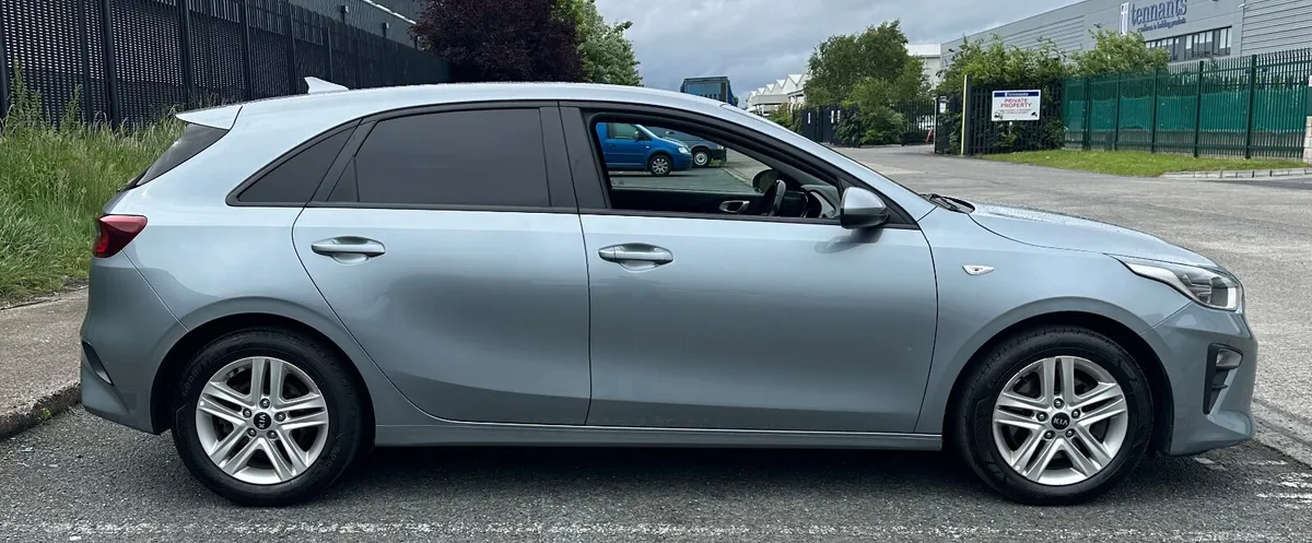 2021 Kia Ceed Commercial - Image 3
