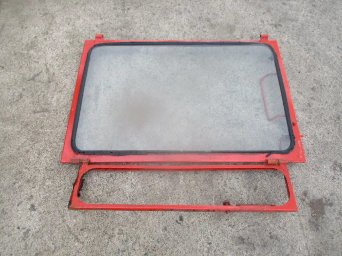 Duncan Cab Rear Window - Image 1