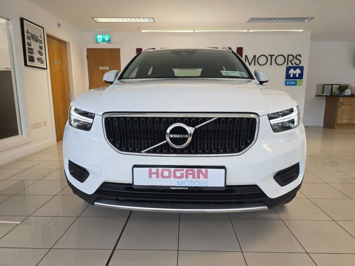 Volvo XC40 D3 Momentum 2.0 Diesel Automatic - Image 2