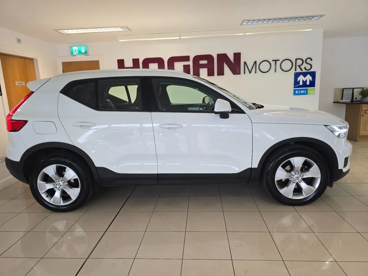 Volvo XC40 D3 Momentum 2.0 Diesel Automatic - Image 3