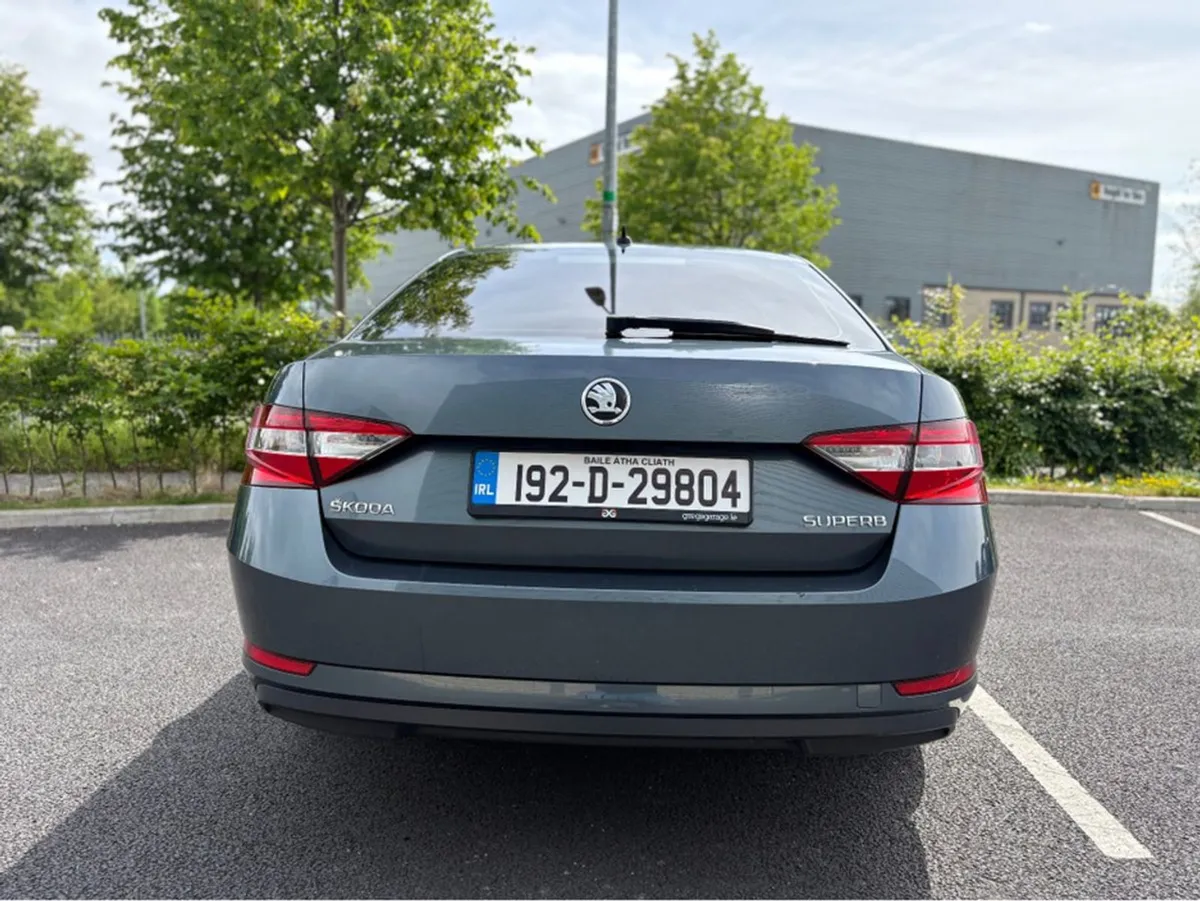 Skoda Superb Auto Diesel - Image 4