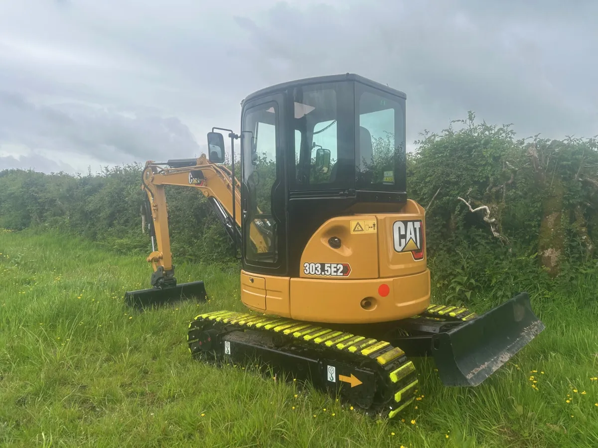 2019 Caterpillar 303.5 C/W 3 Buckets - Image 2