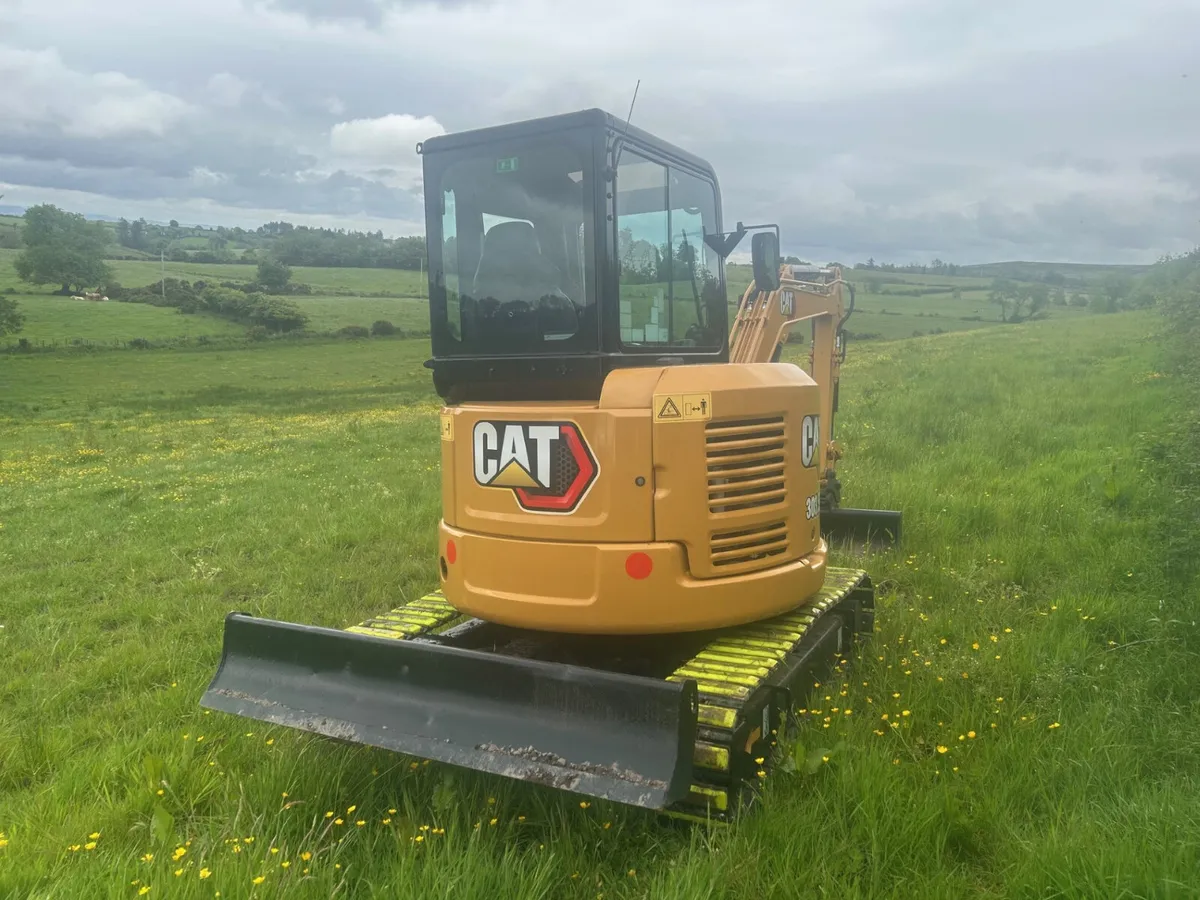 2019 Caterpillar 303.5 C/W 3 Buckets - Image 4