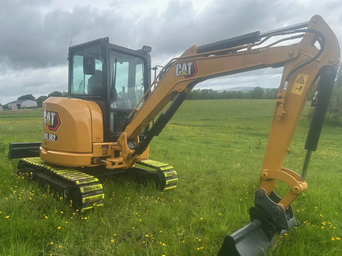 2019 Caterpillar 303.5 C/W 3 Buckets - Image 3