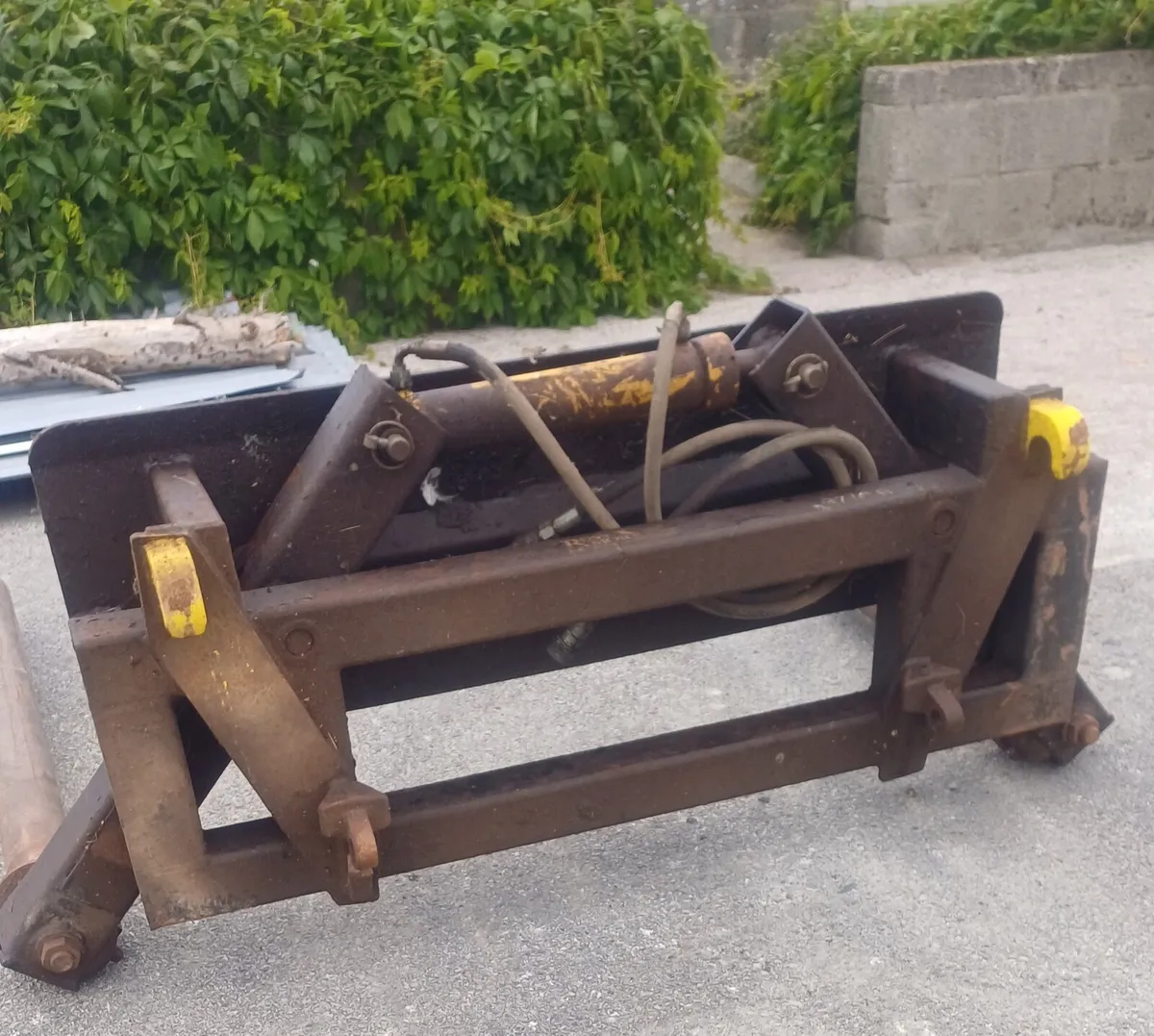 RossMore Bale Handler - Image 1