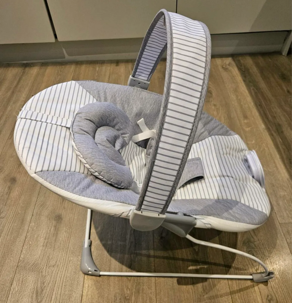 "Red Kite" Baby Bouncer - Image 2